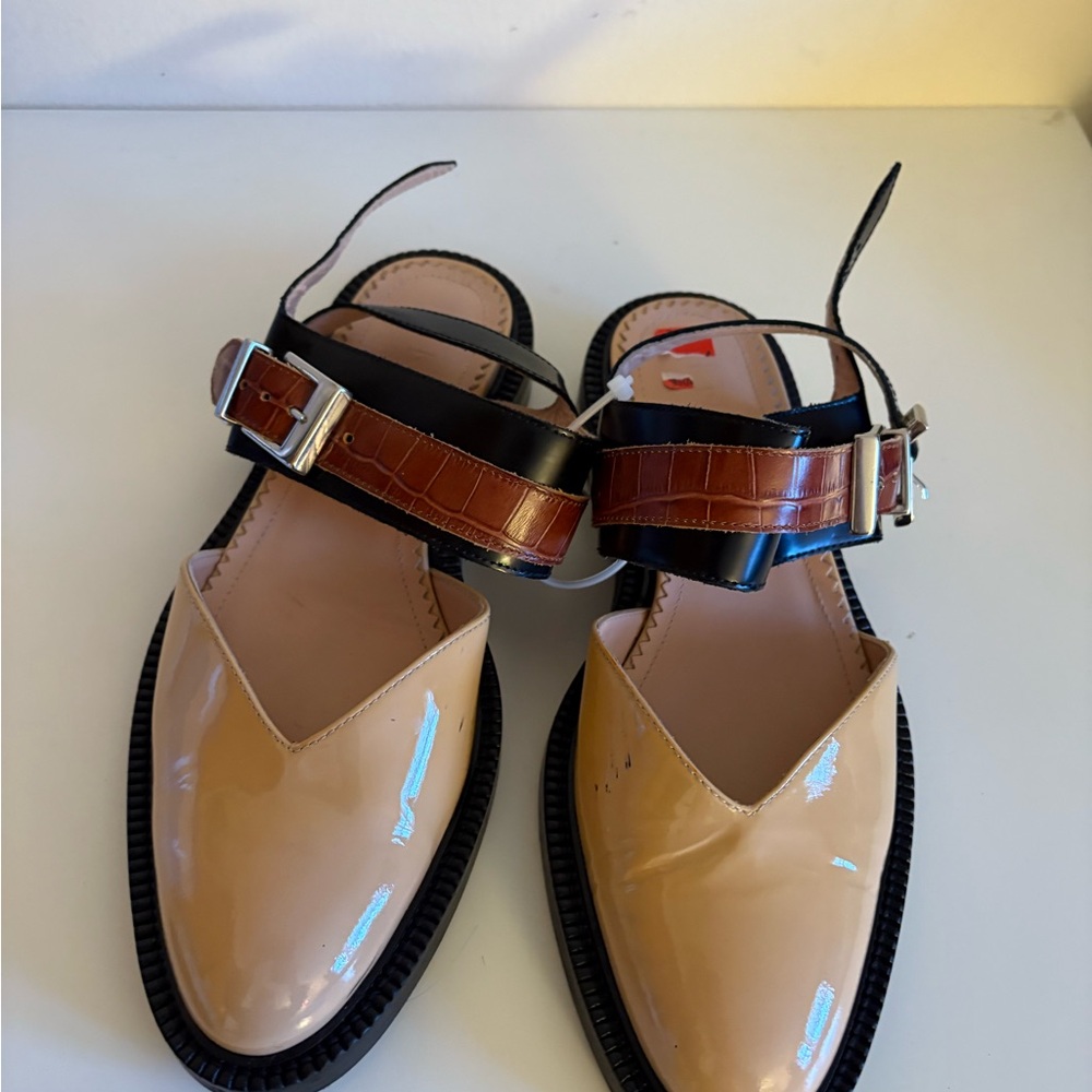 Inch2 Slingback Sandals Beige Brown Patent Leather Tan  Flats 7.5 - Picture 3 of 13